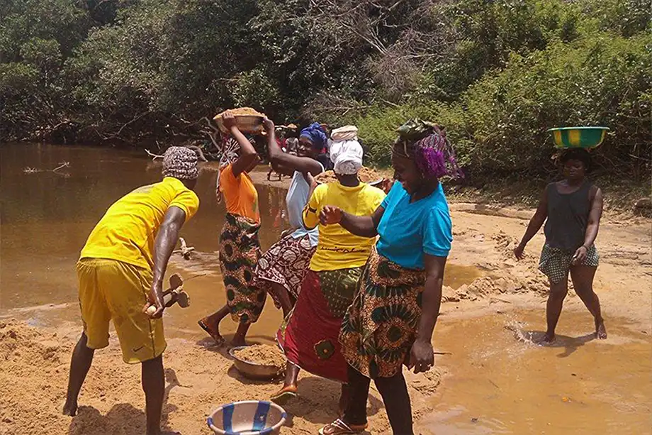 Mud gathering